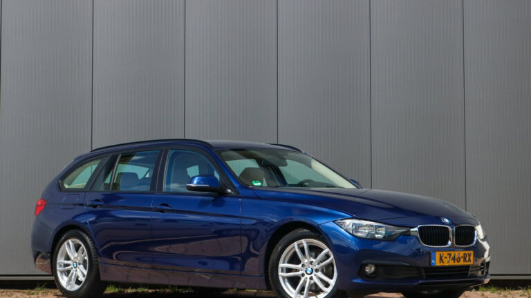 BMW 3 Serie Touring 318d Centennial High Executive